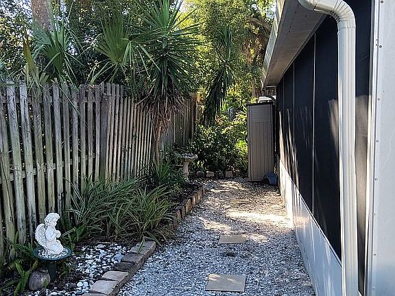 5th image of 5366 Royal Palm Ave