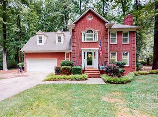 302 Demaree Ln, Matthews, NC 28105