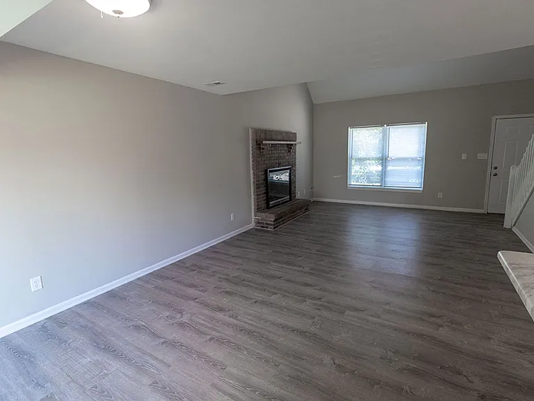1912 Mirtle Grove Ct — Photo 6
