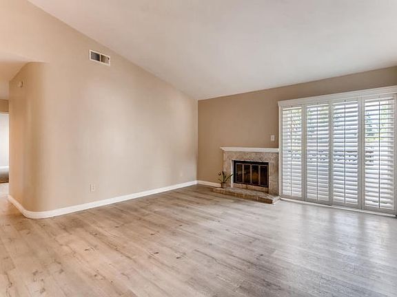 2nd image of 2043 Lakeridge Cir Unit 201