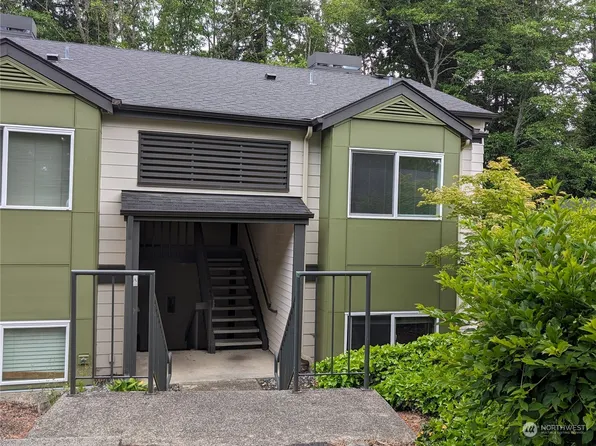 31500 33rd Pl SW #A204, Federal Way, WA 98023