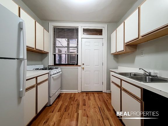 4th image of 3904 N Janssen Ave APT 1
