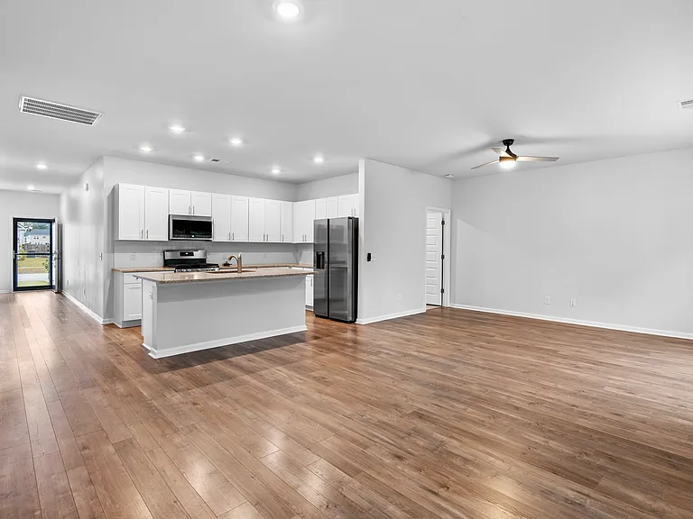 301 Firewheel Ct — Photo 5