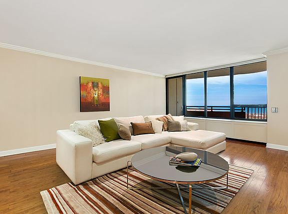 5th image of 3930 N Pine Grove Ave APT 3111
