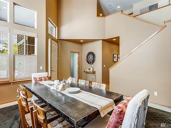 The carpet here is inlaid which makes changing it out if/when you're after a change easy!  Current owner is a professional interior designer who is happy to pass on her cost to change out if you so desire.