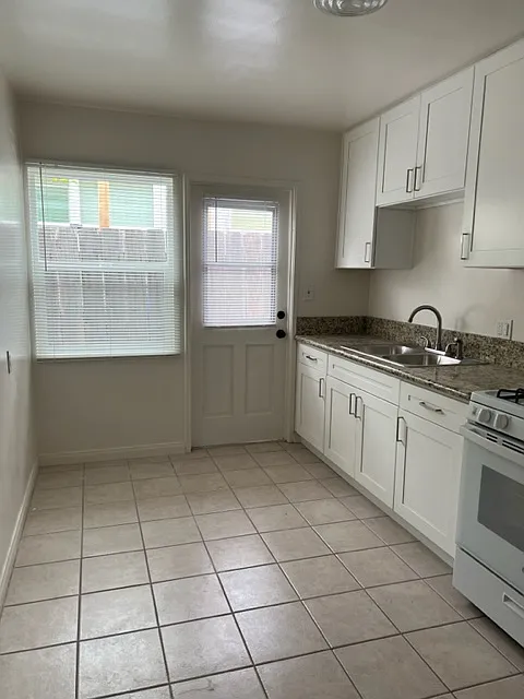 1 bed, 750 sqft, $1,900 — Photo 4