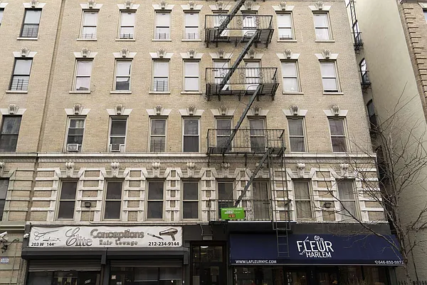 Rented by MD NYC Management LLC | media 25