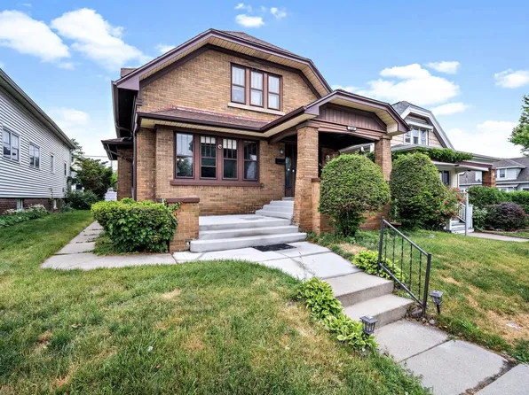 3209 South 9th PLACE, Milwaukee, WI 53215