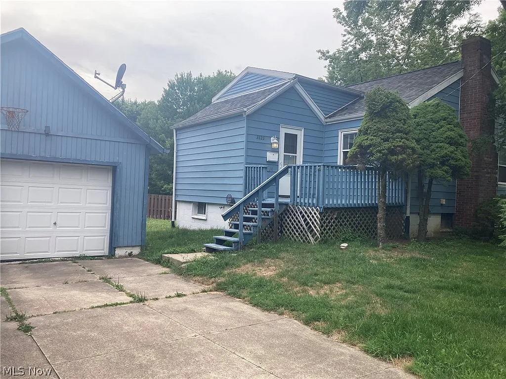 3723 Baumberger Rd photo 1