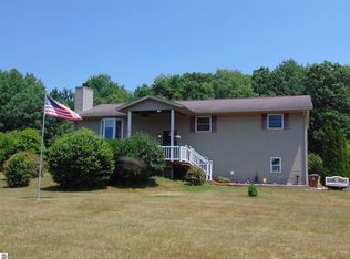 5043 James Hunt Dr, Edmore, MI 48829