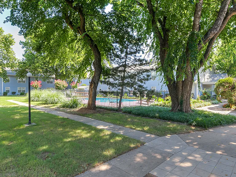 Norman Apartments — Photo 41