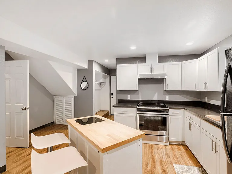 3030 Panaview Blvd — Photo 8