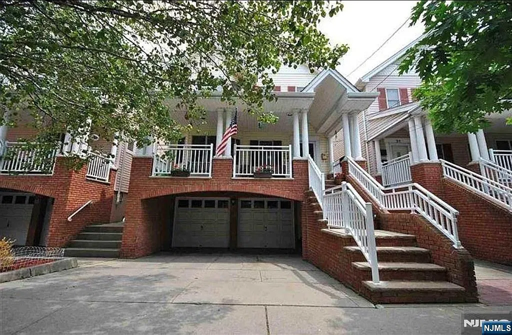 3 bed, 3.0 bath, $3,450 — Photo 1