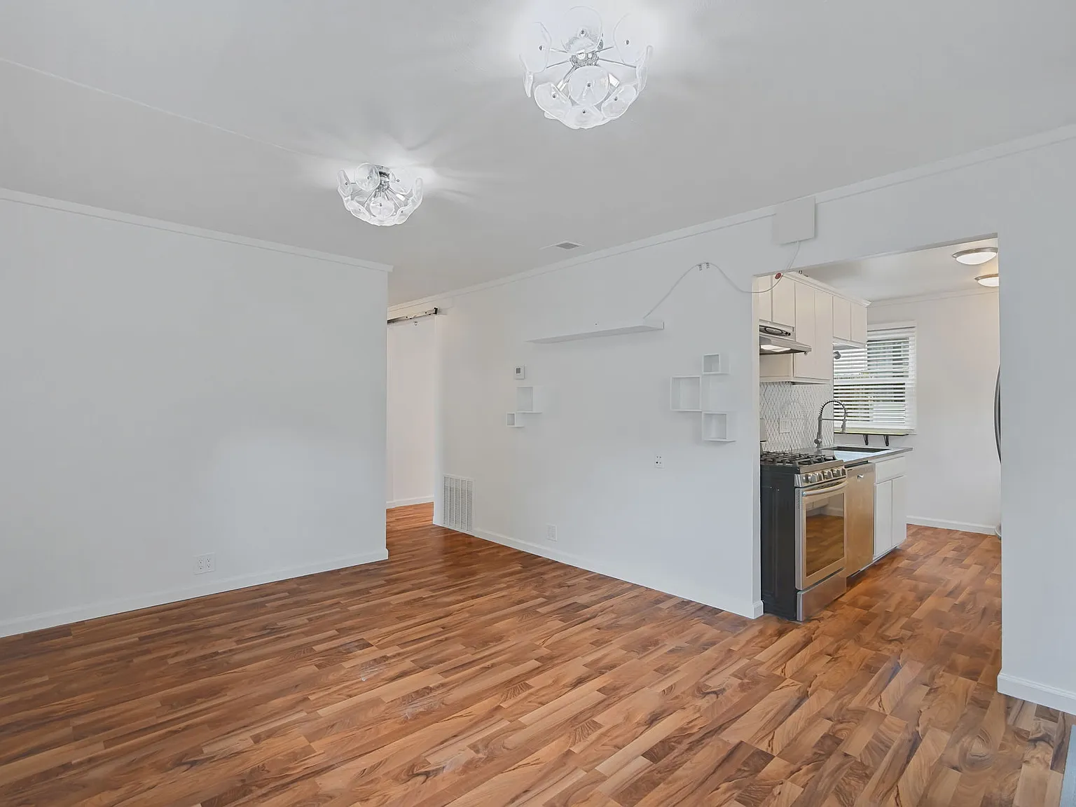 2 bed, 845 sqft, $1,525 — Photo 4