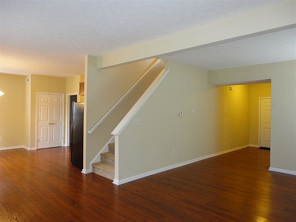 3rd image of 150 Thistlewood Dr