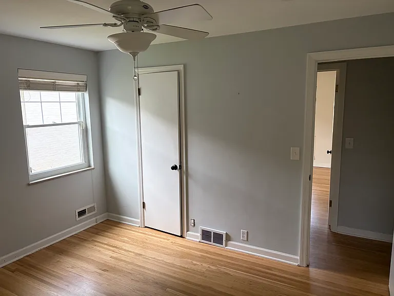 1481 Westminster Dr — Photo 11