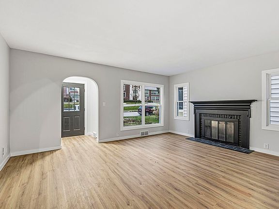 5th image of 407 Donmoyer Ave