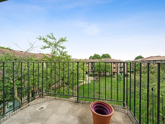 2nd image of 310 Klein Creek Ct APT 6F