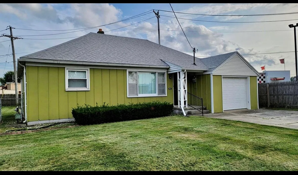 2 bed, 1000 sqft, $1,275 — Photo 1