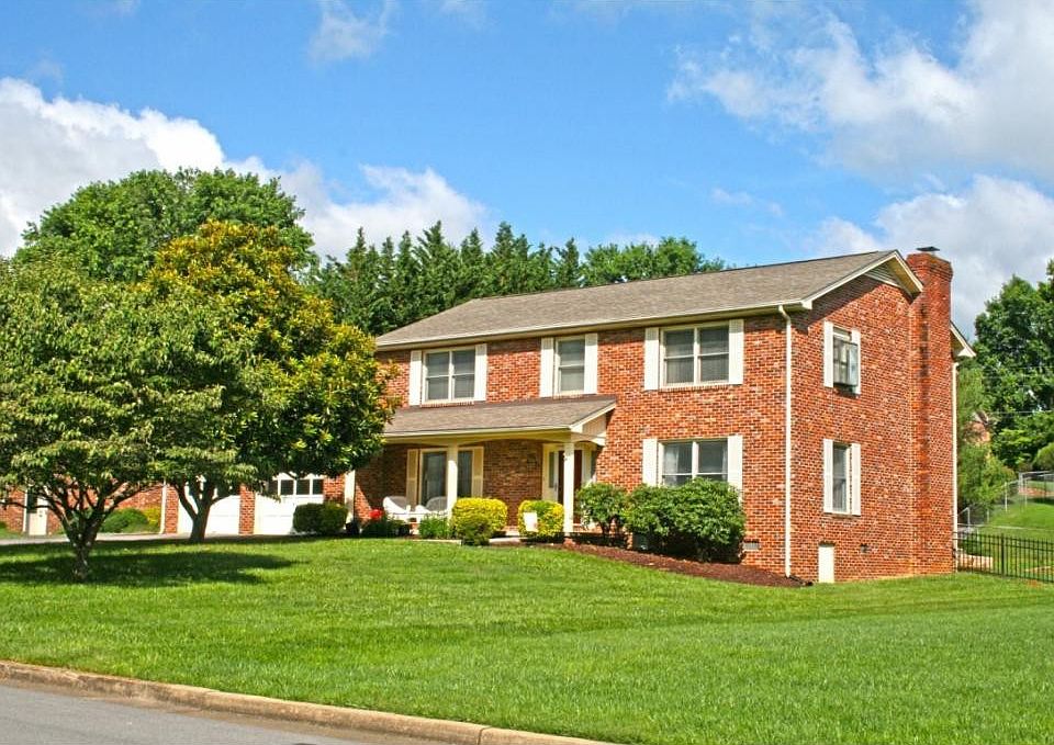 1st image of 706 Douglas Dr