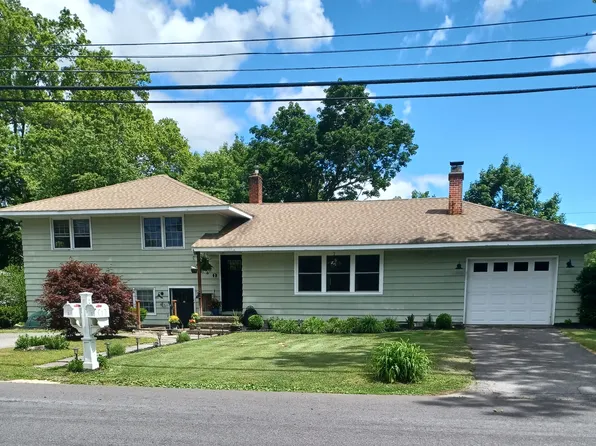 1 Cramer Rd APT B, Rhinebeck, NY 12572