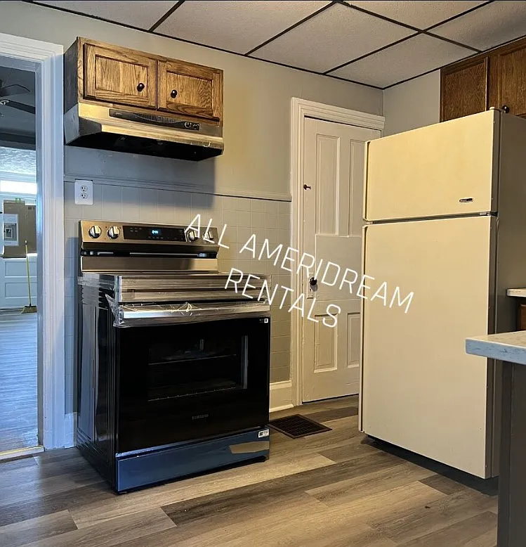 2 bed, $995 — Photo 2