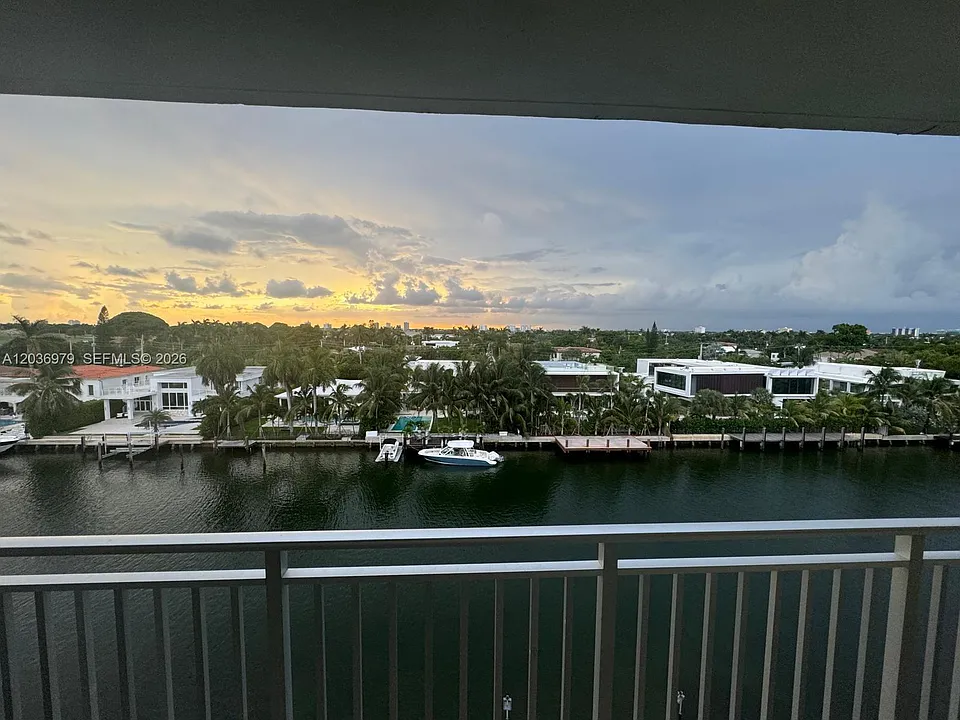 9500 W Bay Harbor Dr #6C