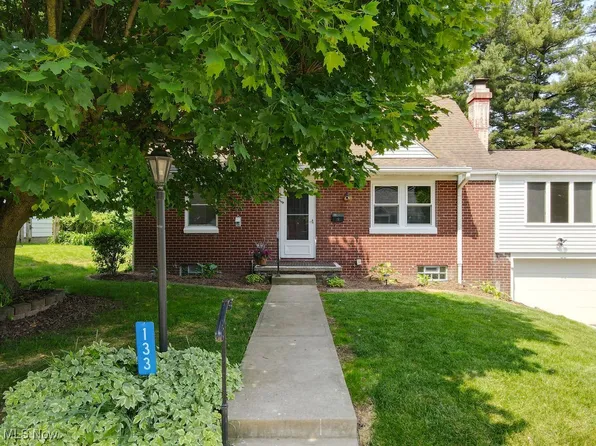 133 Parkview Ave NW, North Canton, OH 44720