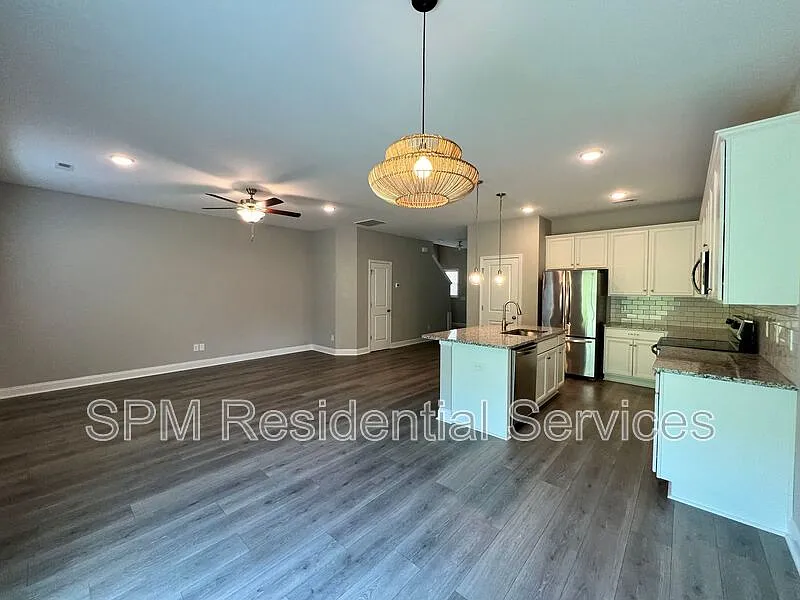 3 bed, 2.5 bath, 1525 sqft, $2,250 — Photo 4