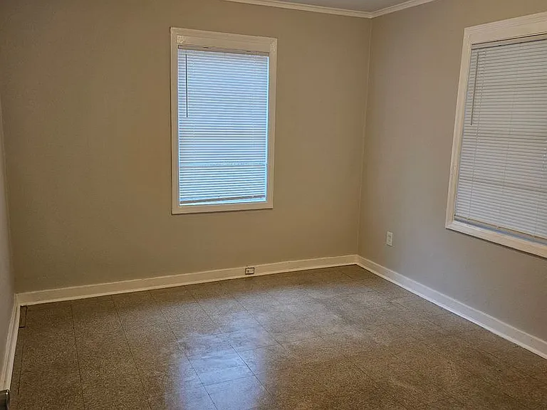 2318 Alabama Ave — Photo 11