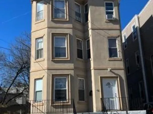 247 21st St, Irvington, NJ 07111