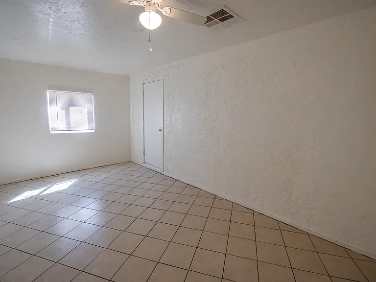 6528 W Windsor Ave — Photo 19