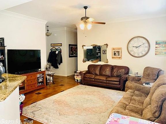 4th image of 3004 Chapman Ct
