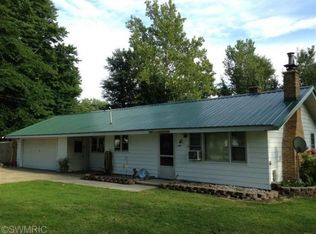 46607 Sycamore Dr, Bangor, MI 49013