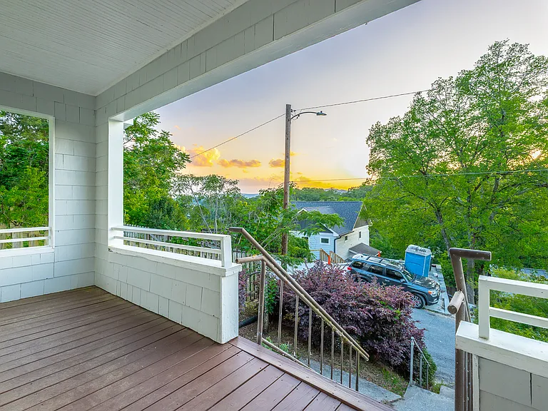 516 Moonhollow Ln — Photo 17