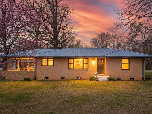 146 Scotts Chapel Rd, Cumberland City, TN 37050