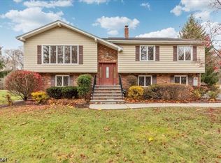 44 Madison St, Gillette, NJ 07933