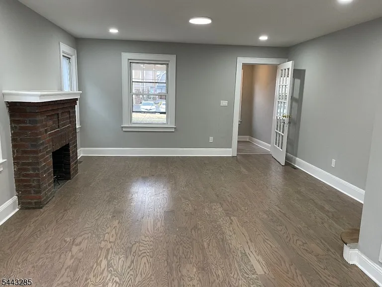 742 Central Ave — Photo 3