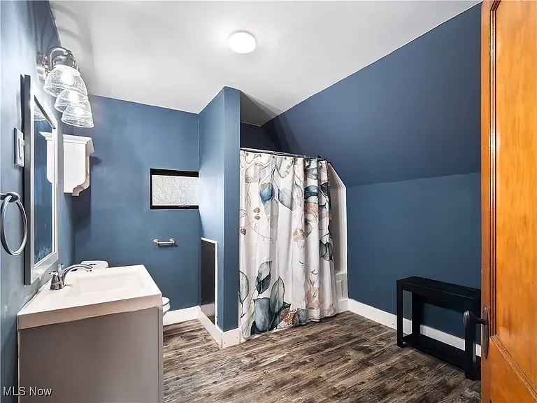 1821 Kenneth Ave — Photo 13