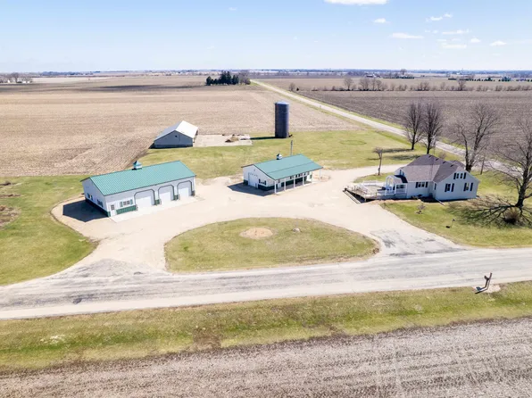 3405 S White Rock Rd, Rochelle, IL 61068