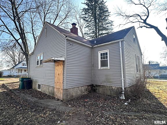 5th image of 844 Arnold St