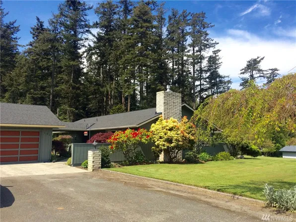 131 Scenic Ln, Eastsound, WA 98245