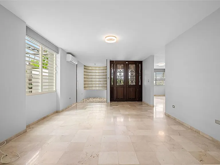 606 Calle 1 — Photo 11