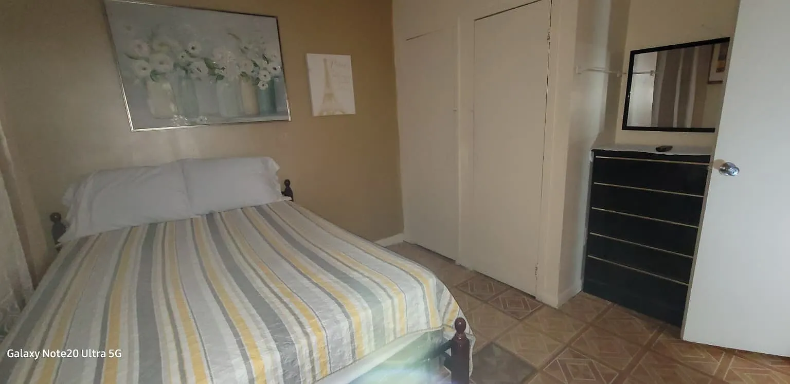 3 bed, 600 sqft, $1,200 — Photo 1