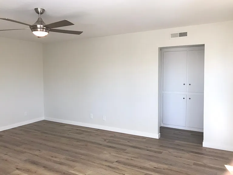 130 W Avenida Algodon #C — Photo 16