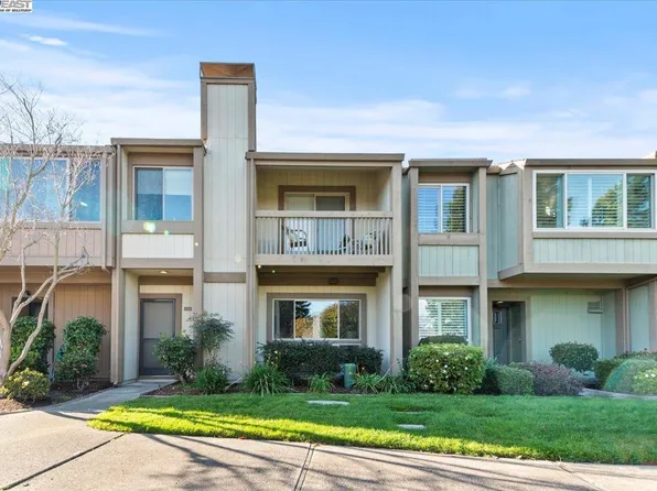 1044 Marianas Ln, Alameda, CA 94502