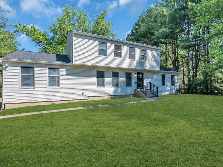 633 Eltone Rd — Photo 4
