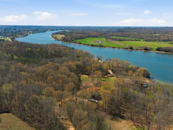 1118 Carrollville Landing Rd, Clifton, TN 38425