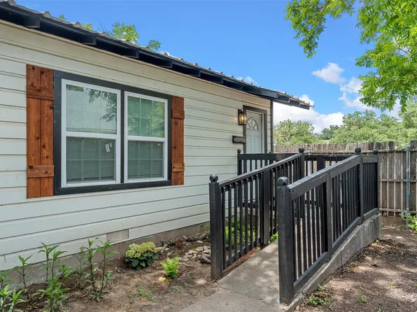 1103 E Leon St, Gatesville, TX 76528