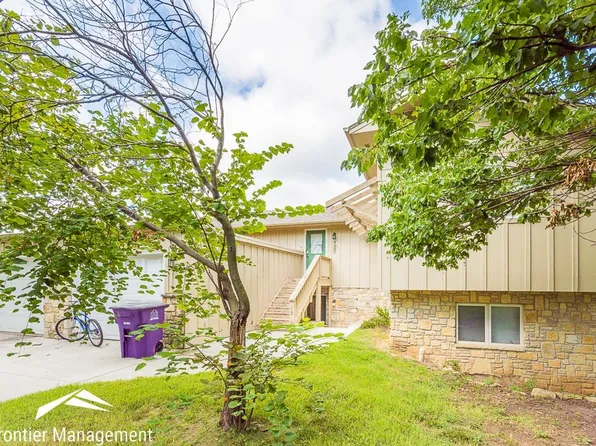 1919 Crescent Dr #1, Manhattan, KS 66503